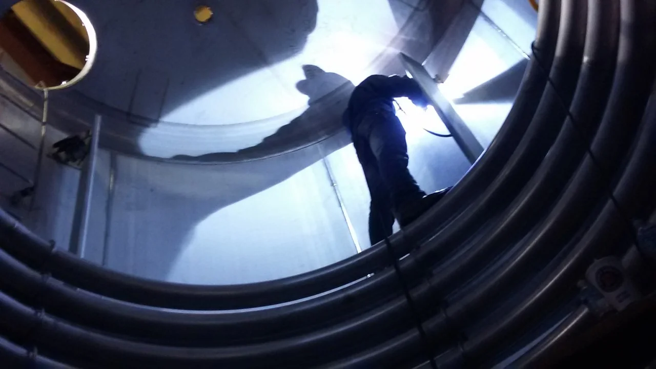 Internal tank welding work