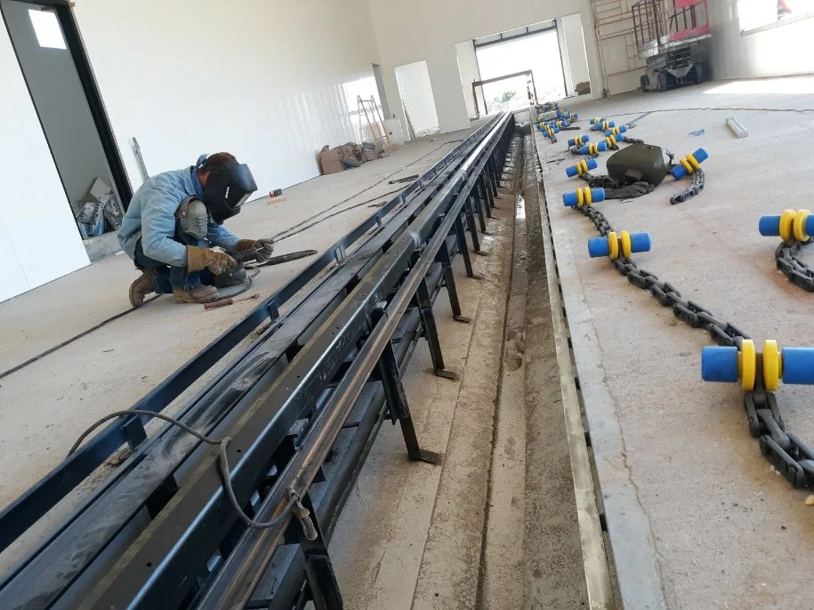 Long-run rail welding indoors